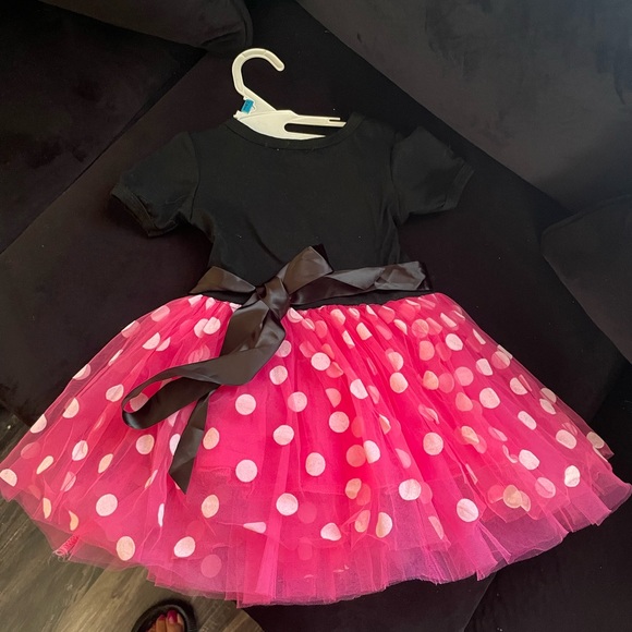 Dresses - Picture 6 of 6